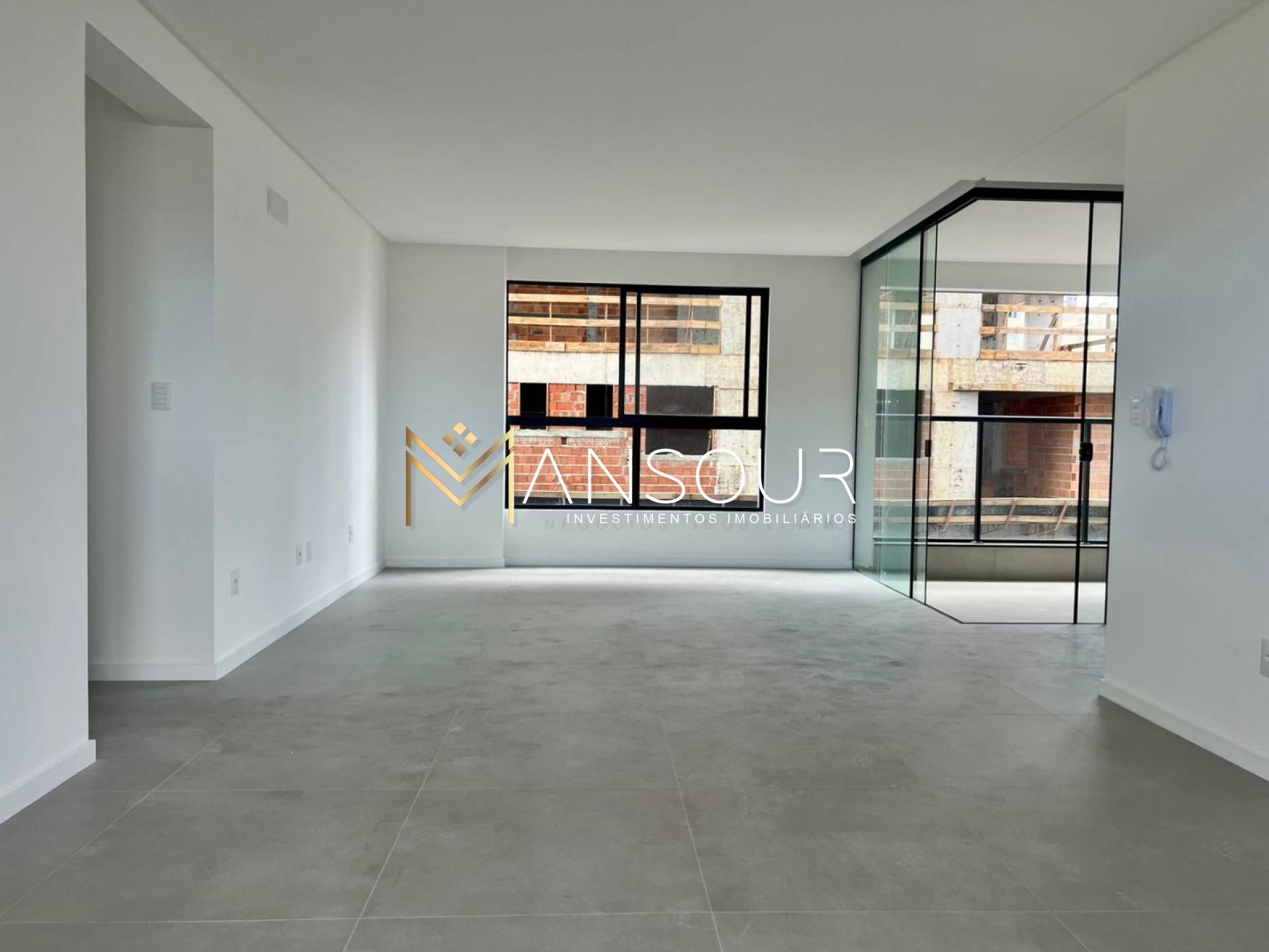 Apartamento Para Vender com 03 suítes no bairro Meia Praia em Itapema
