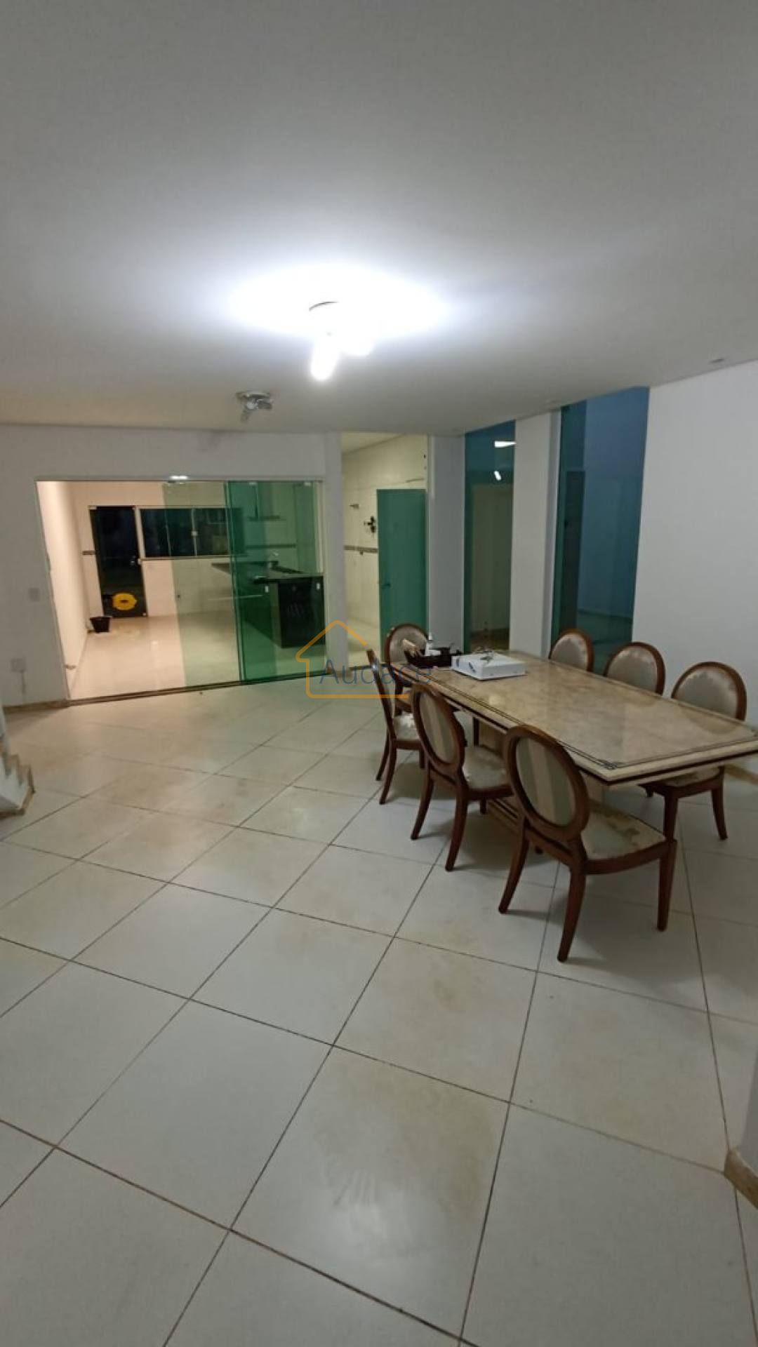 Vende-se Sobrado Jd. Mediterrâneo