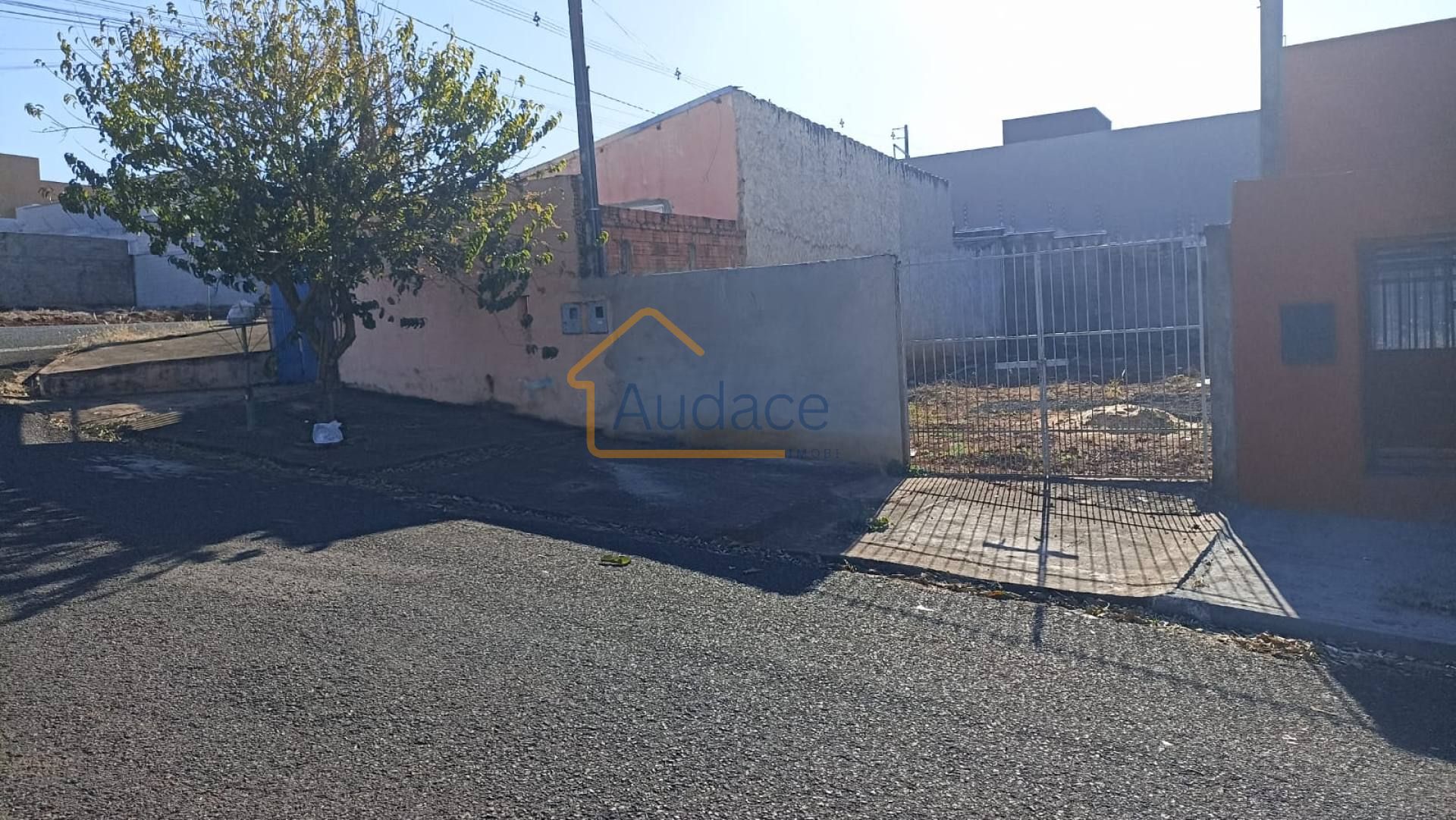 Vende-se Terreno