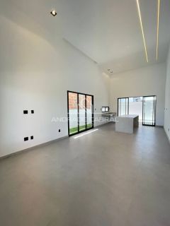 Condomínio Padang – Casa Ampla e Confortável!