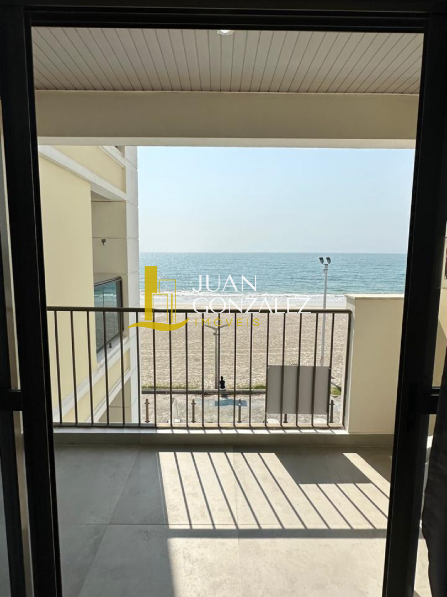 Apartamento Para Temporada com 1 quarto frente ao mar no bairro Canasvieiras em Florianópolis