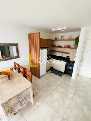 Apartamento Para Temporada com 2 quartos, 1 sendo suíte no bairro Canasvieiras em Florianópolis