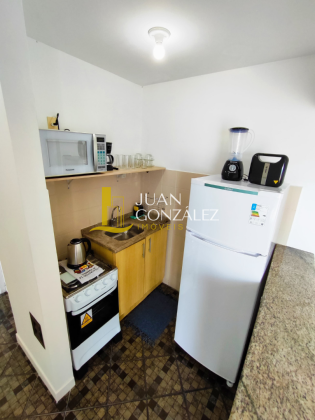 Apartamento Para Temporada com 02 quartos no bairro Canasvieiras em Florianópolis