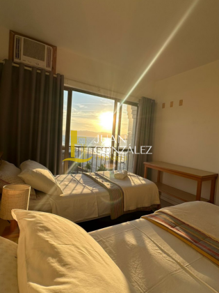 Apartamento com 2 dormitorios,sendo 1 suíte e terraço de frente para o mar no bairro Canasvieiras em Florianópolis