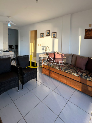 Apartamento com 2 dormitorios,sendo 1 suíte e terraço de frente para o mar no bairro Canasvieiras em Florianópolis