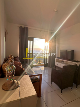 Apartamento com 2 dormitorios,sendo 1 suíte e terraço de frente para o mar no bairro Canasvieiras em Florianópolis