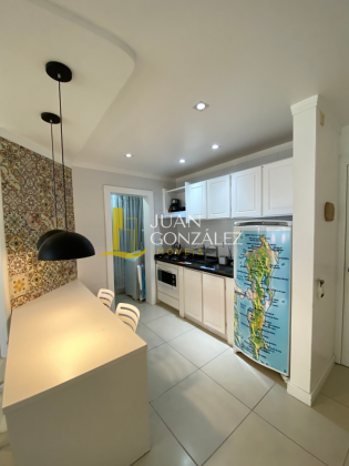 Apartamento Para Temporada com 1 dormitorio,vista lateral ao mar, no bairro Canasvieiras em Florianópolis