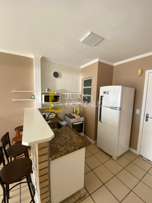 Apartamento Para Temporada com 01 quarto e vista lateral para o mar no bairro Canasvieiras em Florianópolis