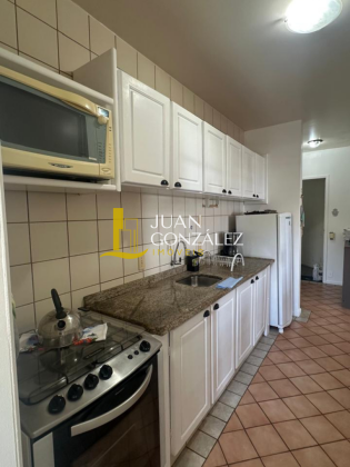 Apartamento Para Temporada com 02 quartos no bairro Canasvieiras em Florianópolis