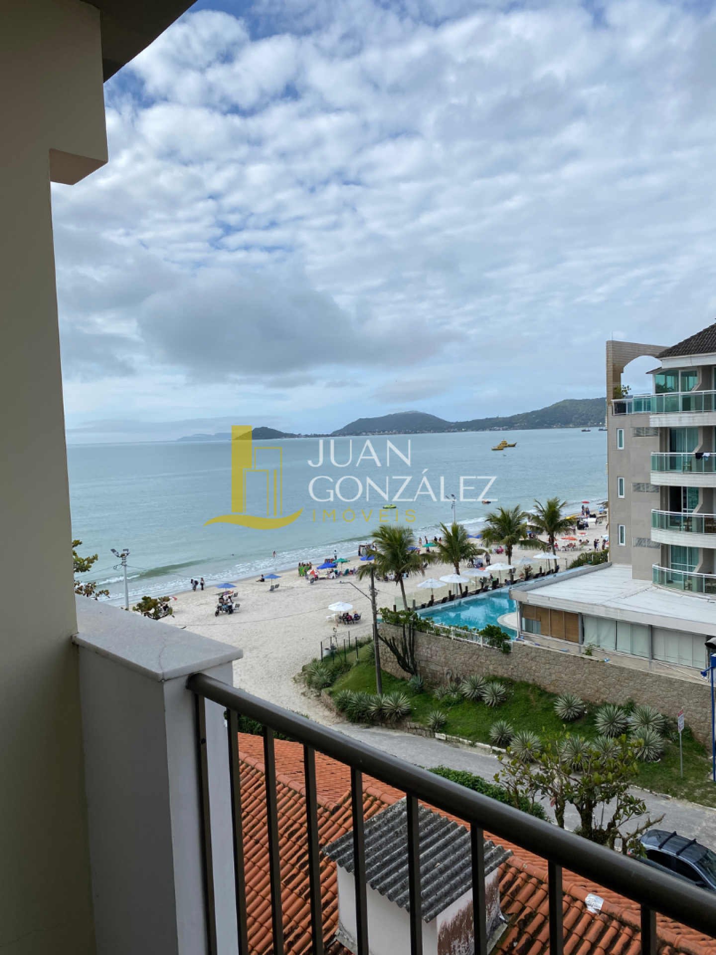 Apartamento Para Temporada com 02 quartos sendo 1 suíte no bairro Canasvieiras em Florianópolis