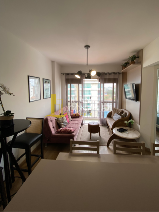 Apartamento Para Temporada com 02 quartos sendo 1 suíte no bairro Canasvieiras em Florianópolis