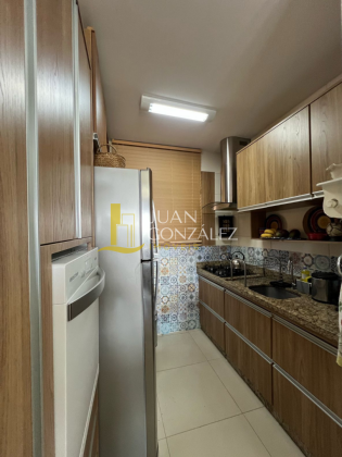 Apartamento Para Vender com 02 quartos sendo 01 suíte no bairro Canasvieiras em Florianópolis