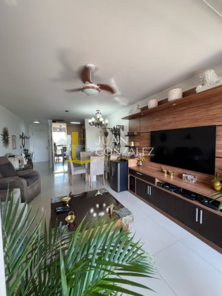 Apartamento Para Vender com 02 quartos sendo 01 suíte no bairro Canasvieiras em Florianópolis
