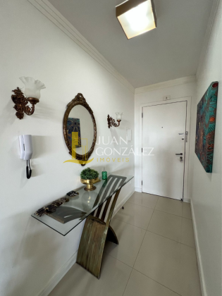 Apartamento Para Vender com 02 quartos sendo 01 suíte no bairro Canasvieiras em Florianópolis
