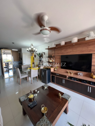 Apartamento Para Vender com 02 quartos sendo 01 suíte no bairro Canasvieiras em Florianópolis