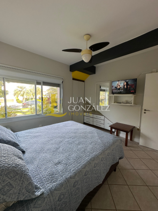 Casa Para Temporada com 3 quartos, sendo 1 suíte no bairro Jurerê In em Florianópolis