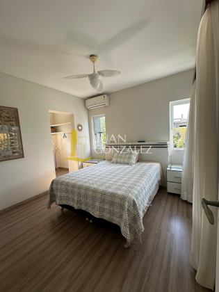 Casa Para Temporada com 3 quartos, sendo 1 suíte no bairro Jurerê In em Florianópolis