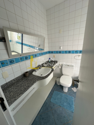Casa Para Temporada com 3 quartos, sendo 1 suíte no bairro Jurerê In em Florianópolis