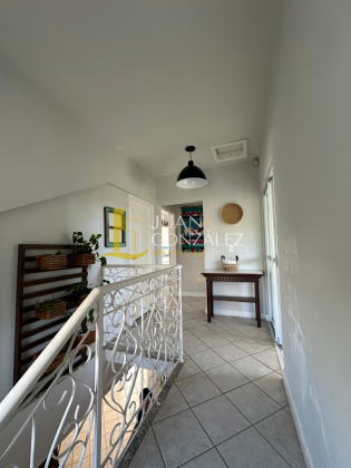Casa Para Temporada com 3 quartos, sendo 1 suíte no bairro Jurerê In em Florianópolis