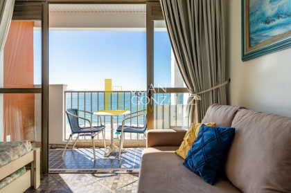 Apartamento Para Temporada com 01 quarto com vista ao mar no bairro Canasvieiras