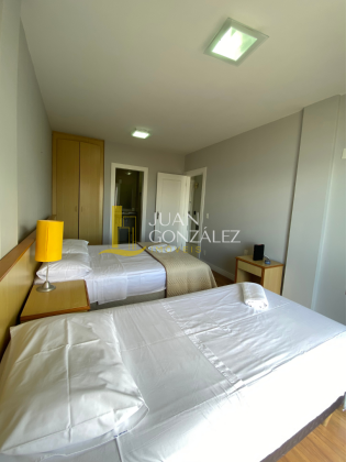 Apartamento Moderno com 2 Suítes e Vista Lateral para o Mar