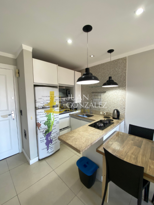 Apartamento Moderno com 2 Suítes e Vista Lateral para o Mar