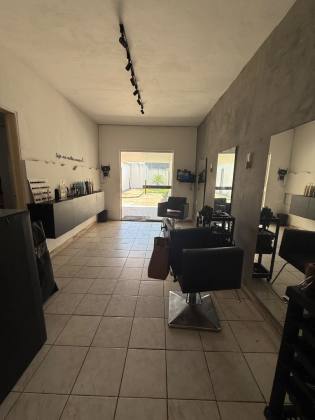 Casa 4 quartos com ponto comercial