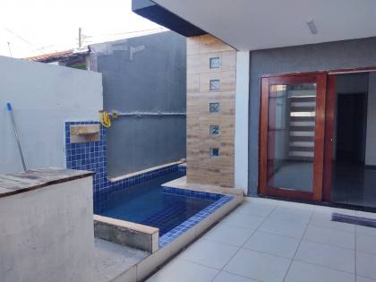 CASA DUPLEX EM CONDOMÍNIO FECHADO