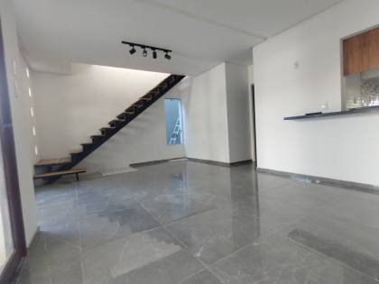 CASA DUPLEX EM CONDOMÍNIO FECHADO