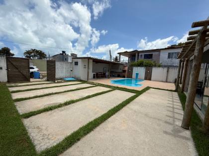 Casa em condomínio em Ipioca com acesso direto à praia