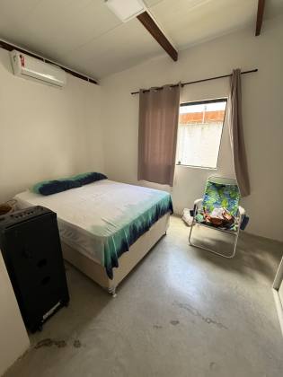 Casa em condomínio em Ipioca com acesso direto à praia