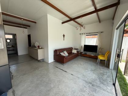 Casa em condomínio em Ipioca com acesso direto à praia
