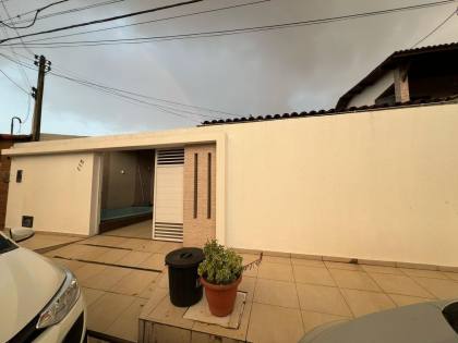 Excelente Casa com Piscina