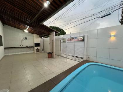 Excelente Casa com Piscina