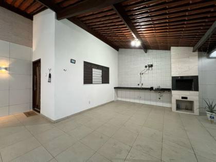 Excelente Casa com Piscina