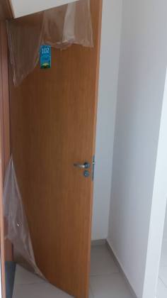 APARTAMENTO RESERVA DO PARQUE 2 COM 2 QUARTOS E VARANDA.