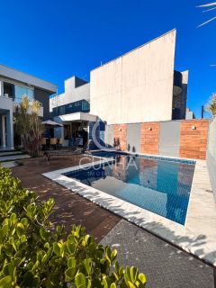 Linda Casa Em Condomínio Fechado