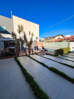 Linda Casa Em Condomínio Fechado