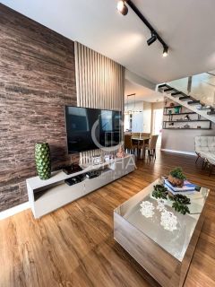 Linda Casa Em Condomínio Fechado