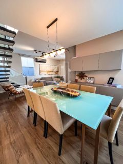 Linda Casa Em Condomínio Fechado