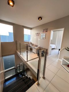 Linda Casa Em Condomínio Fechado