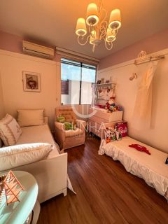 Linda Casa Em Condomínio Fechado