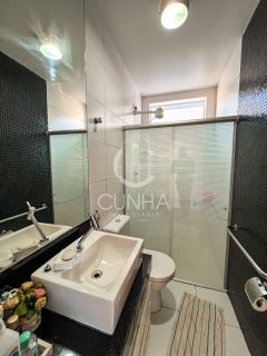 Linda Casa Em Condomínio Fechado