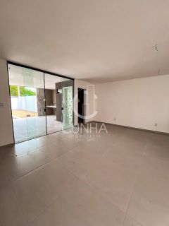 Casa Nova em Condomínio Fechado