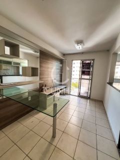 Apartamento com Varanda no Antares