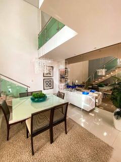 Casa super charmosa em condomínio fechado no Antares