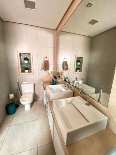 Casa super charmosa em condomínio fechado no Antares