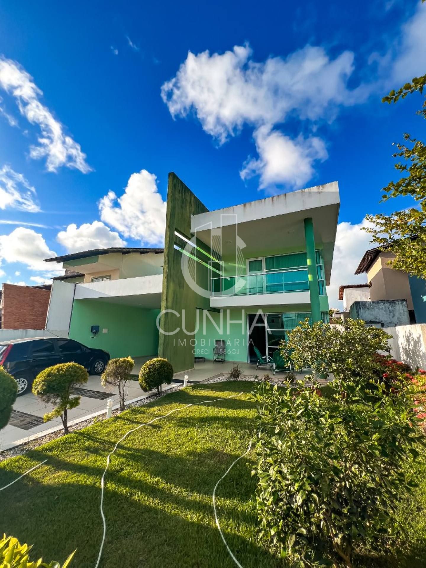 Excelente casa em condomínio fechado