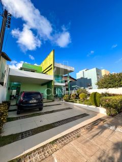 Excelente casa em condomínio fechado