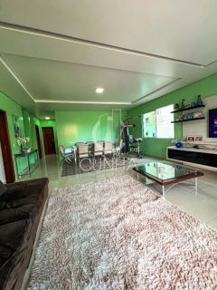 Excelente casa em condomínio fechado